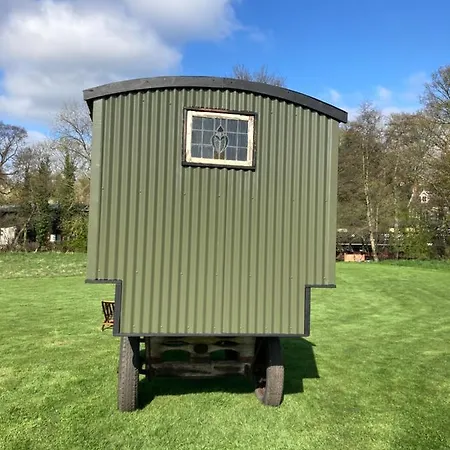 Shepherds Hut, Centre, Glamping Hidden Meadow 피커링