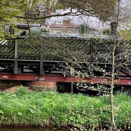 캠프장 Shepherds Hut, Centre, Glamping Hidden Meadow *