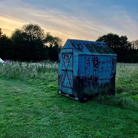 캠프장 Shepherds Hut, Centre, Glamping Hidden Meadow